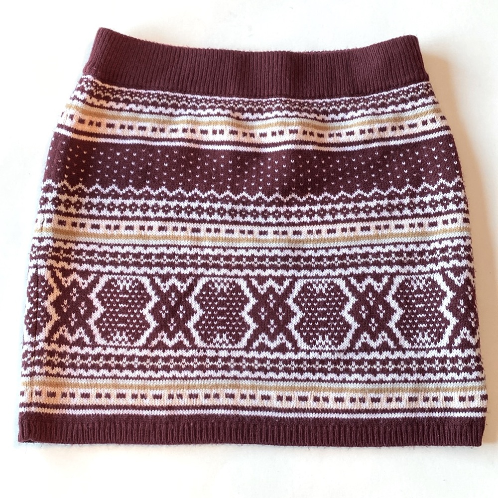 Twik Simons Burgundy and Pattern Woven Short Skirt
